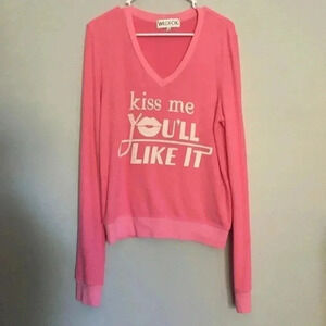 Wild fox bright pink kiss‎ me sweater